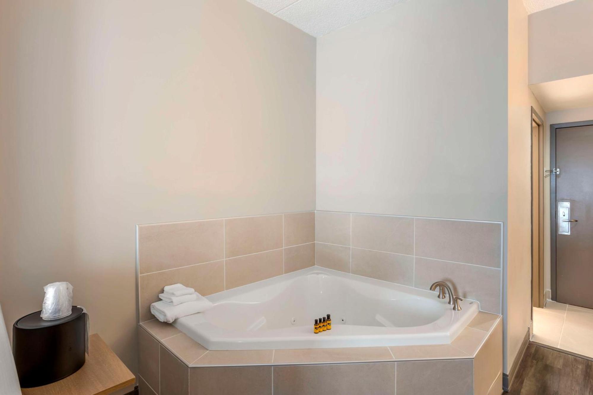 Best Western Plus Heritage Rail Inn & Suites York Dış mekan fotoğraf