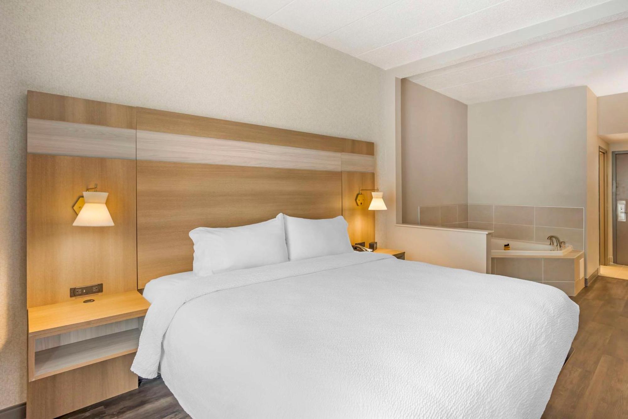 Best Western Plus Heritage Rail Inn & Suites York Dış mekan fotoğraf